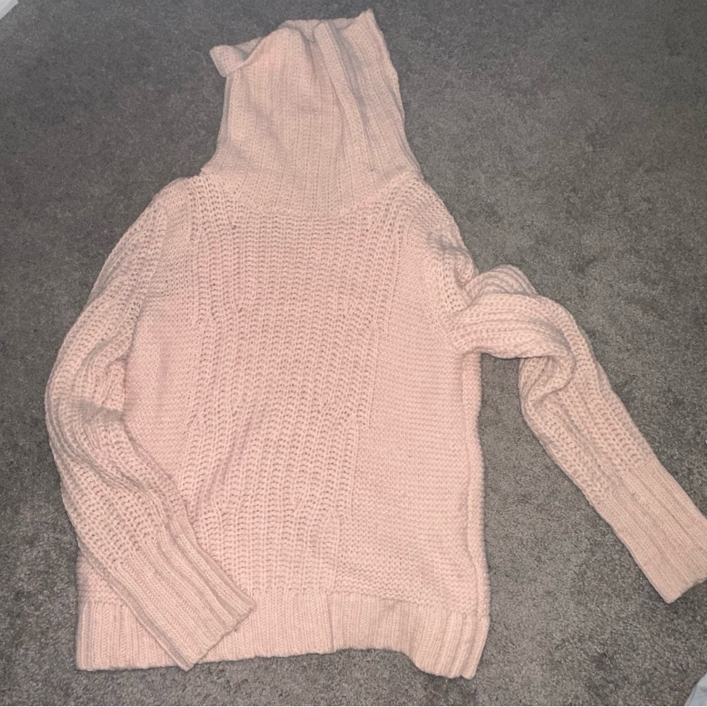 Banana republic cozy light pink turtle neck sweater